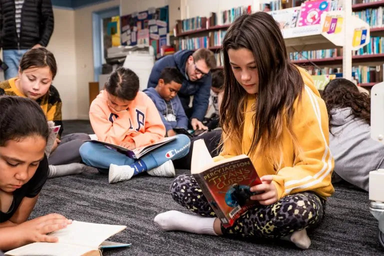 Tui-Glen-School-Library_Project-Tile-768x512_jpg-The Interiors Group