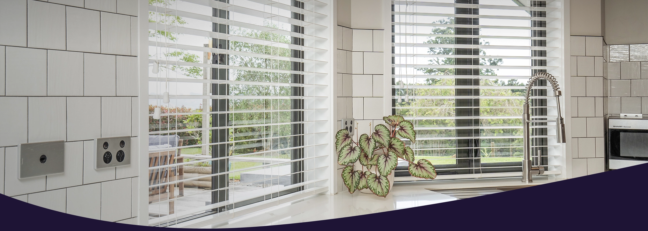 cs-guide-venetian-blinds-768x512-hero_b50e0a09-3d32-4c13-b687-59404e0c34bd-The Interiors Group